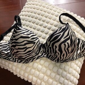 Smart & Sexy Black and White Zebra Print Bra 38D NWOT